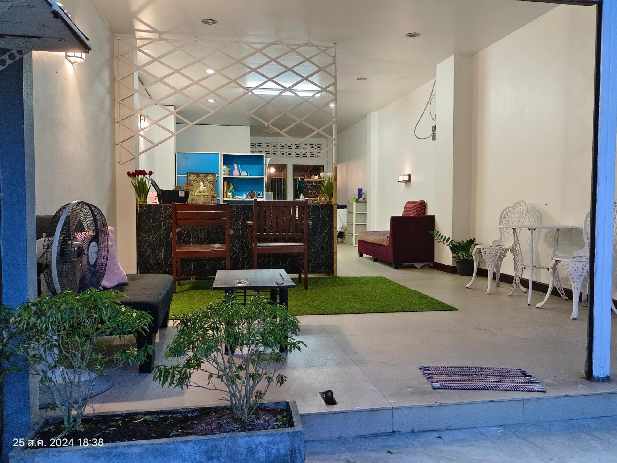 In Box Hostel Lipa Noi Dış mekan fotoğraf